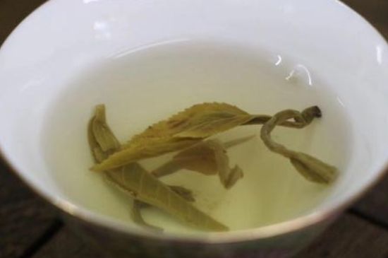 茉莉龍珠泡開(kāi)后為什么都是梗，茉莉龍珠泡開(kāi)后什么樣？