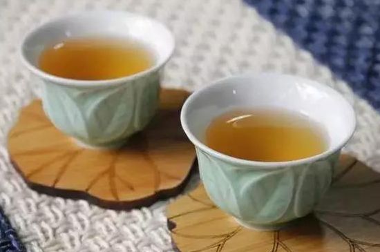 茶的三個(gè)禮儀，茶的禮儀小知識