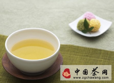 喝茶養(yǎng)生講究時(shí)辰 茶不同療效各異