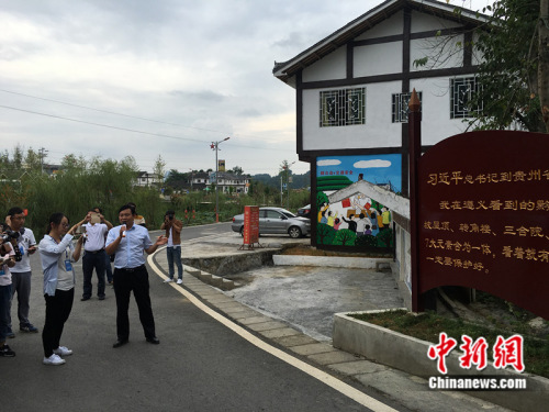 陳清松接受采訪 婁曉攝